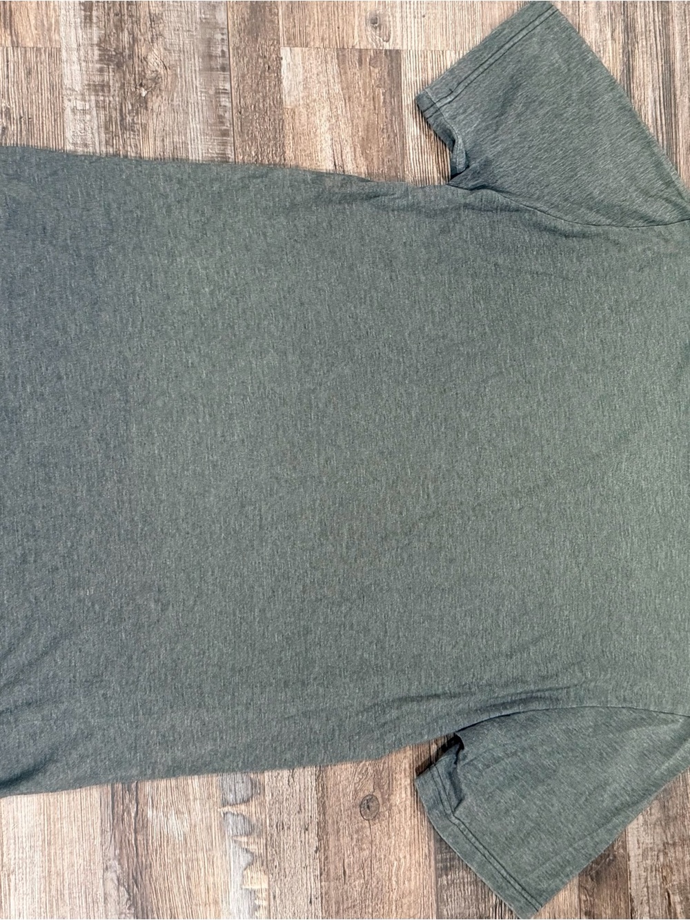 Nike Men's Short-Sleeve Crew Tee in Heather Green-Gray